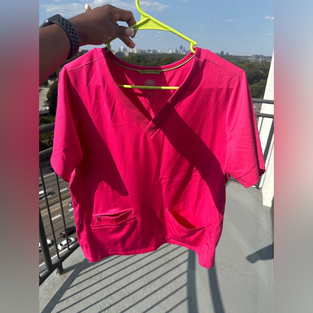 Healing hands size L pink (Carnation Pink) scrubs